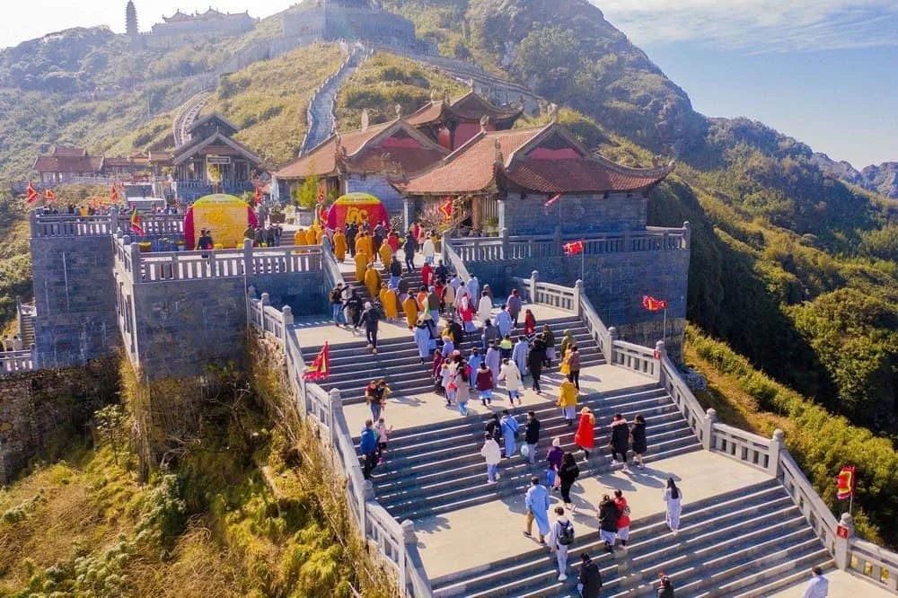 GA ĐẾN CÁP TREO