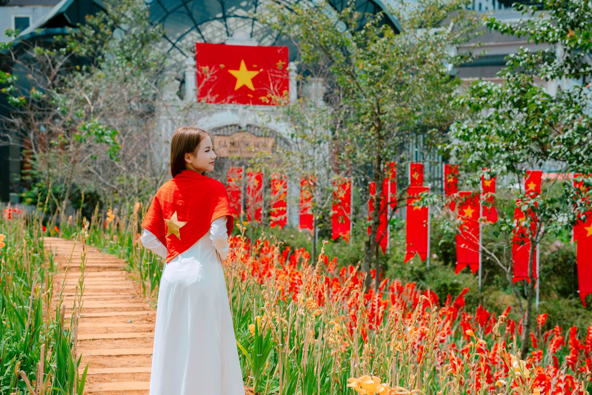 Fansipan Sapa rực rỡ cờ hoa tự hào ngày Quốc Khánh 2/9