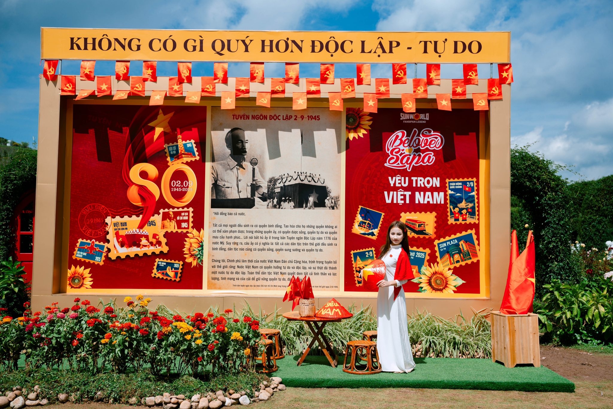 Fansipan Sapa rực rỡ cờ hoa tự hào ngày Quốc Khánh 2/9