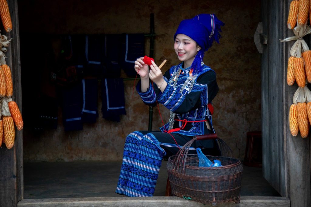 Theo bước chân người Hà Nhì – Khám phá vẻ đẹp mộc mạc mà kỳ diệu của Tây Bắc tại Bản Mây Fansipan